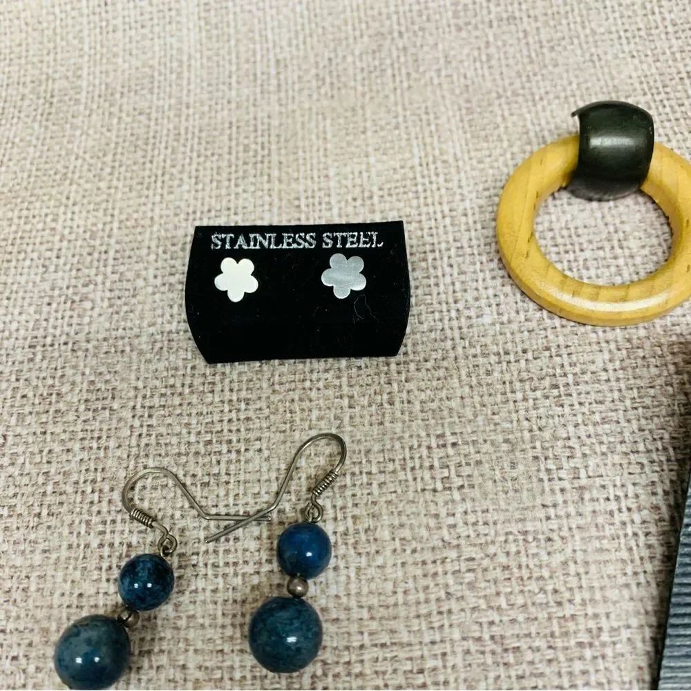 Earring Bundle‎ - Picture 3 of 4